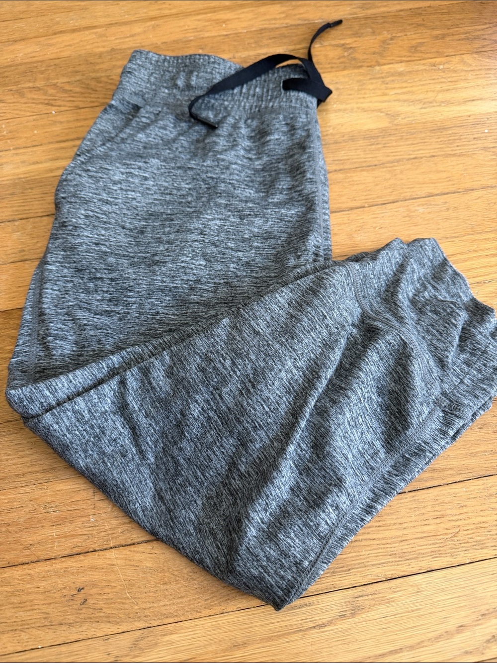 Amazon Essentials Women’s Sz Med Gray Knit Jogger Capri Pants Heathered